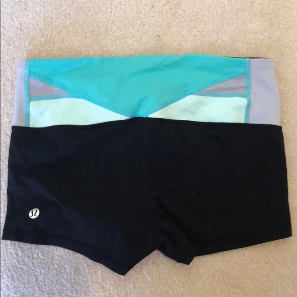 Lululemon reversible Wunder Under 2” - Picture 2 of 3